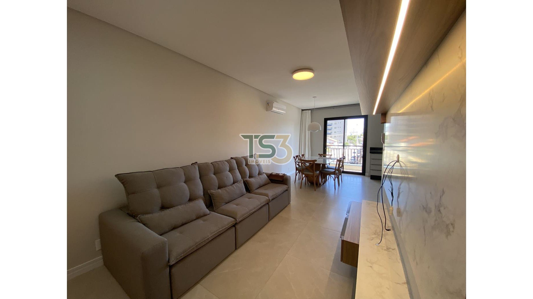 Foto de APARTAMENTO COM 02 SUÍTES E MOBILIADO PARA LOCAÇÃO ANUAL EM PORTO BELO!
