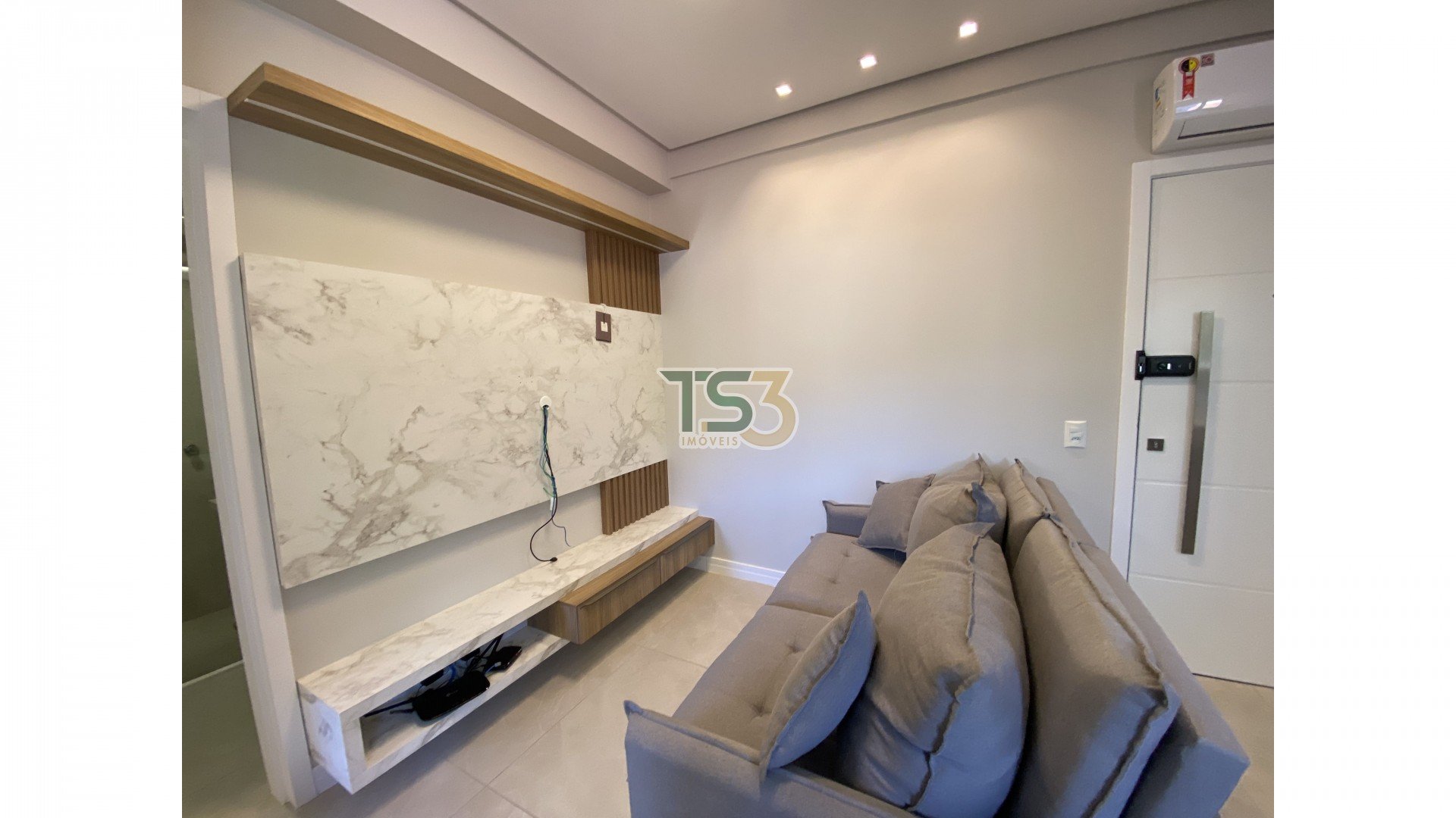 Foto de APARTAMENTO MOBILIADO COM 01 DORMITÓRIO PARA LOCAÇÃO ANUAL EM PORTO BELO!
