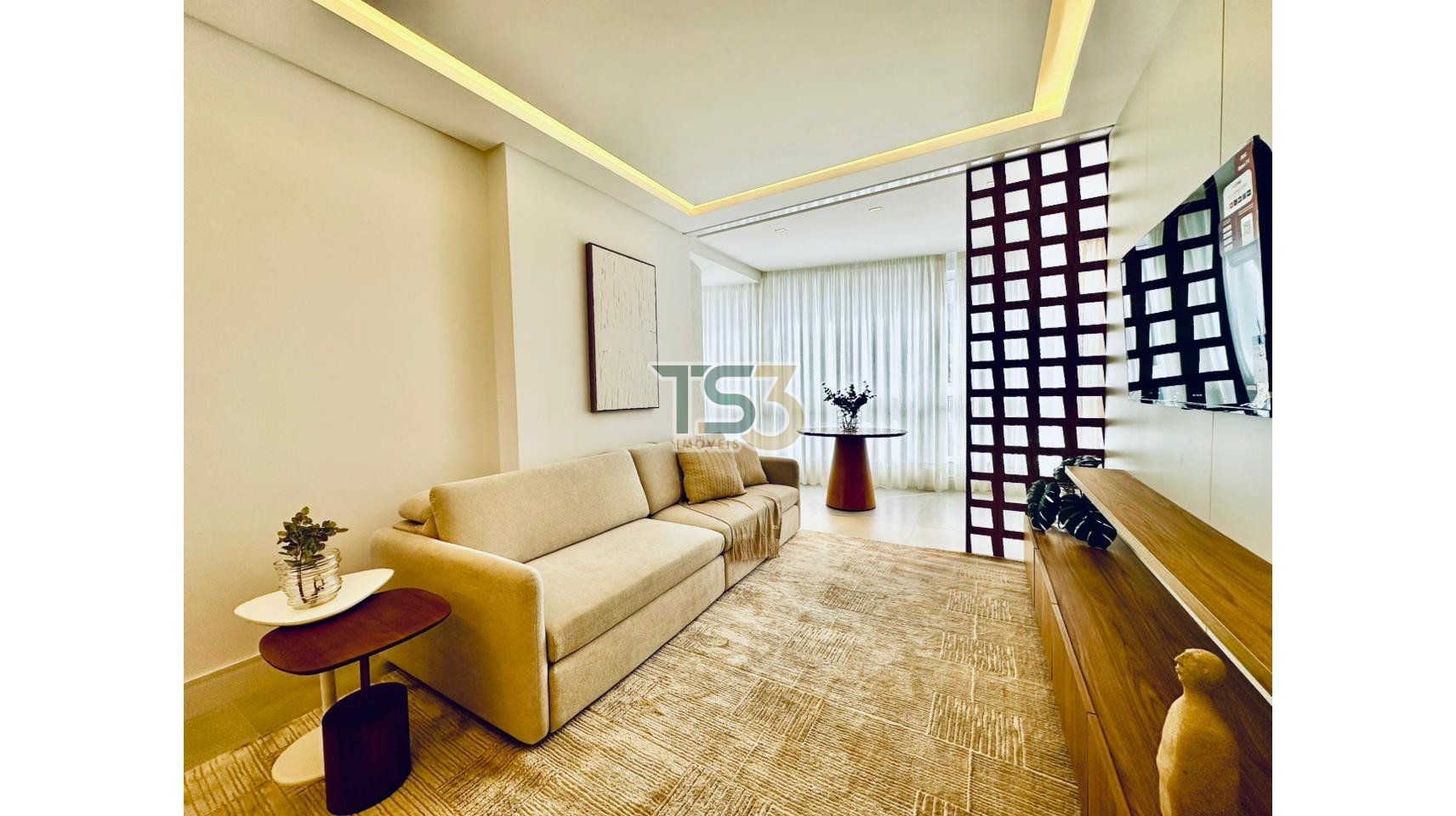 Foto de Apartamento mobiliado com 03 suítes frente avenida na Meia Praia!