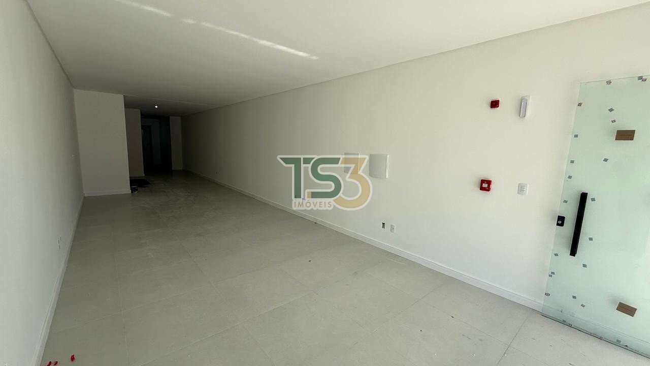 Foto de Sala comercial frente avenida disponível para locação anual em Porto Belo