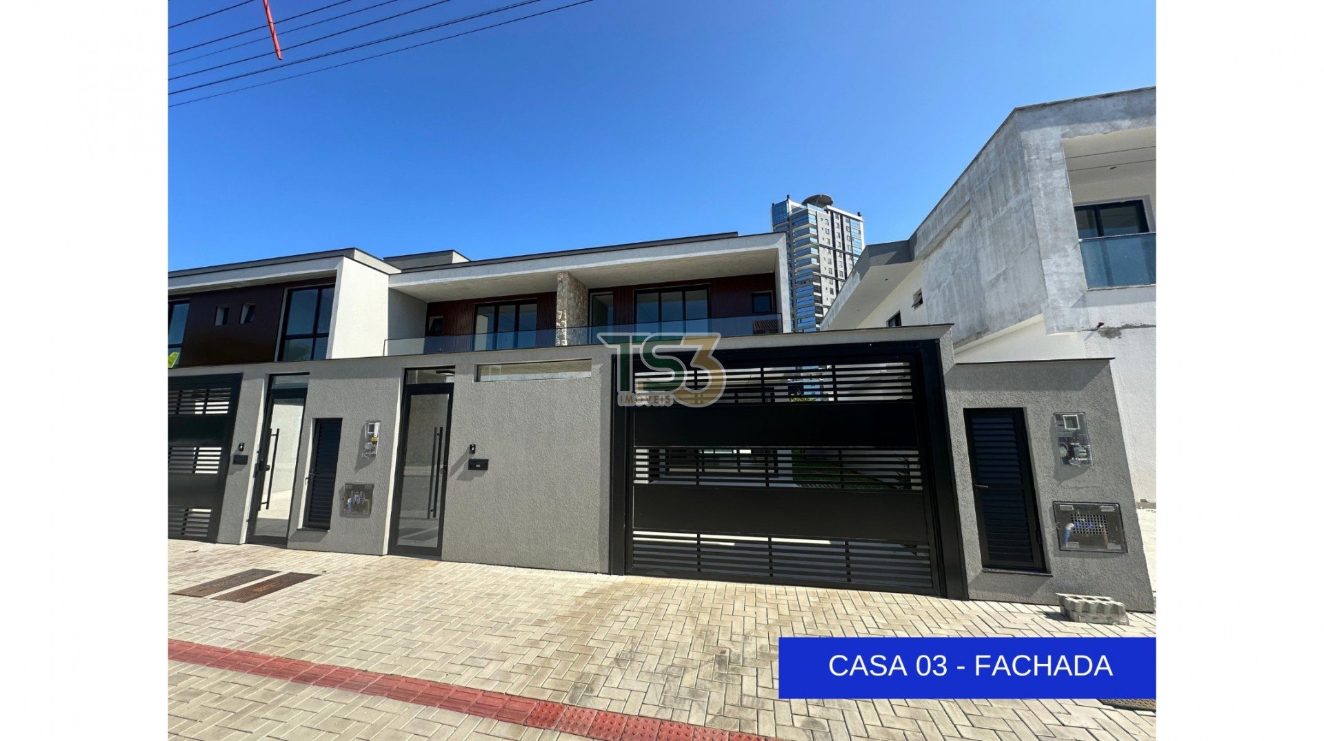 Foto de Casa de alto padrão pronta para morar a 100 metros do mar na praia do Fagundes, em Porto Belo!