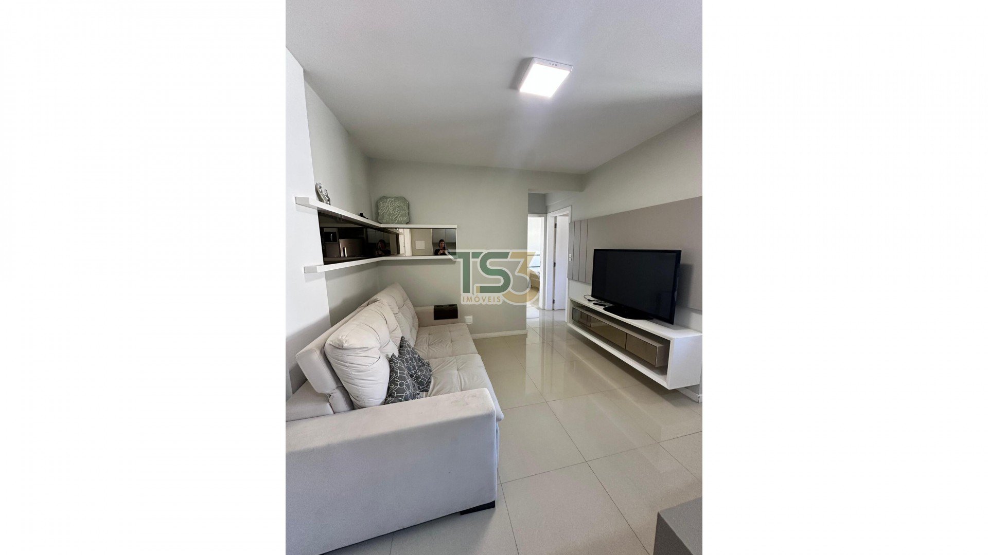 Foto de Apartamento mobiliado com 02 dormitórios em excelente localização em Porto Belo