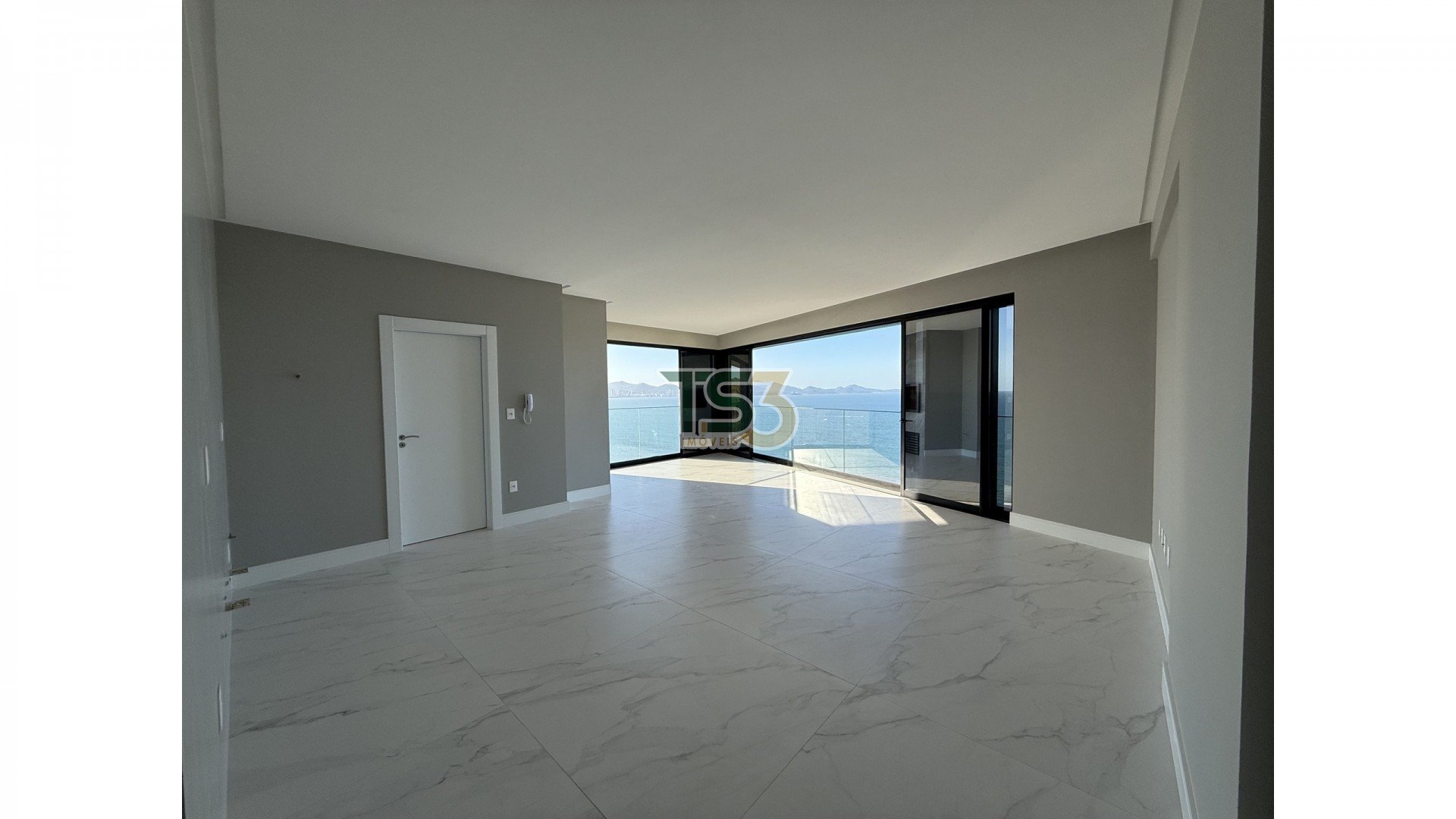 Foto de Apartamento pronto com 03 suítes a 50 metros da praia de Balneário Perequê com vista mar!