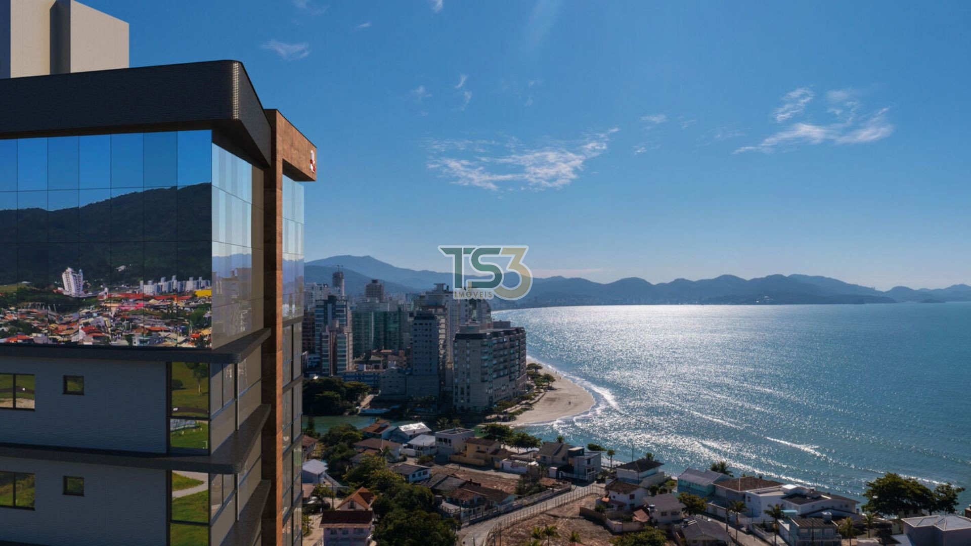 Foto de Apartamento com 03 suítes em localização privilegiada a 200 metros da praia de Balneário Perequê.