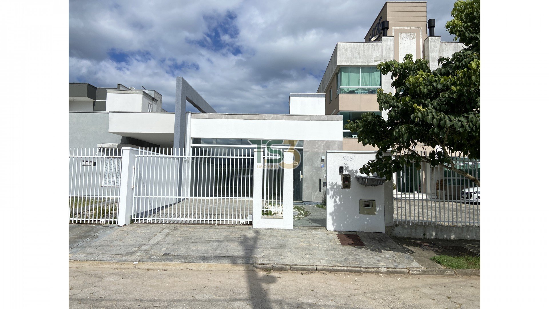 Foto de Casa com amplo terreno e 03 dormitórios em Tijucas!